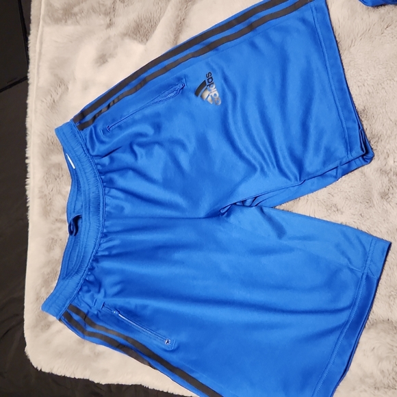 Men's Addidas Outfit - Picture 3 of 9